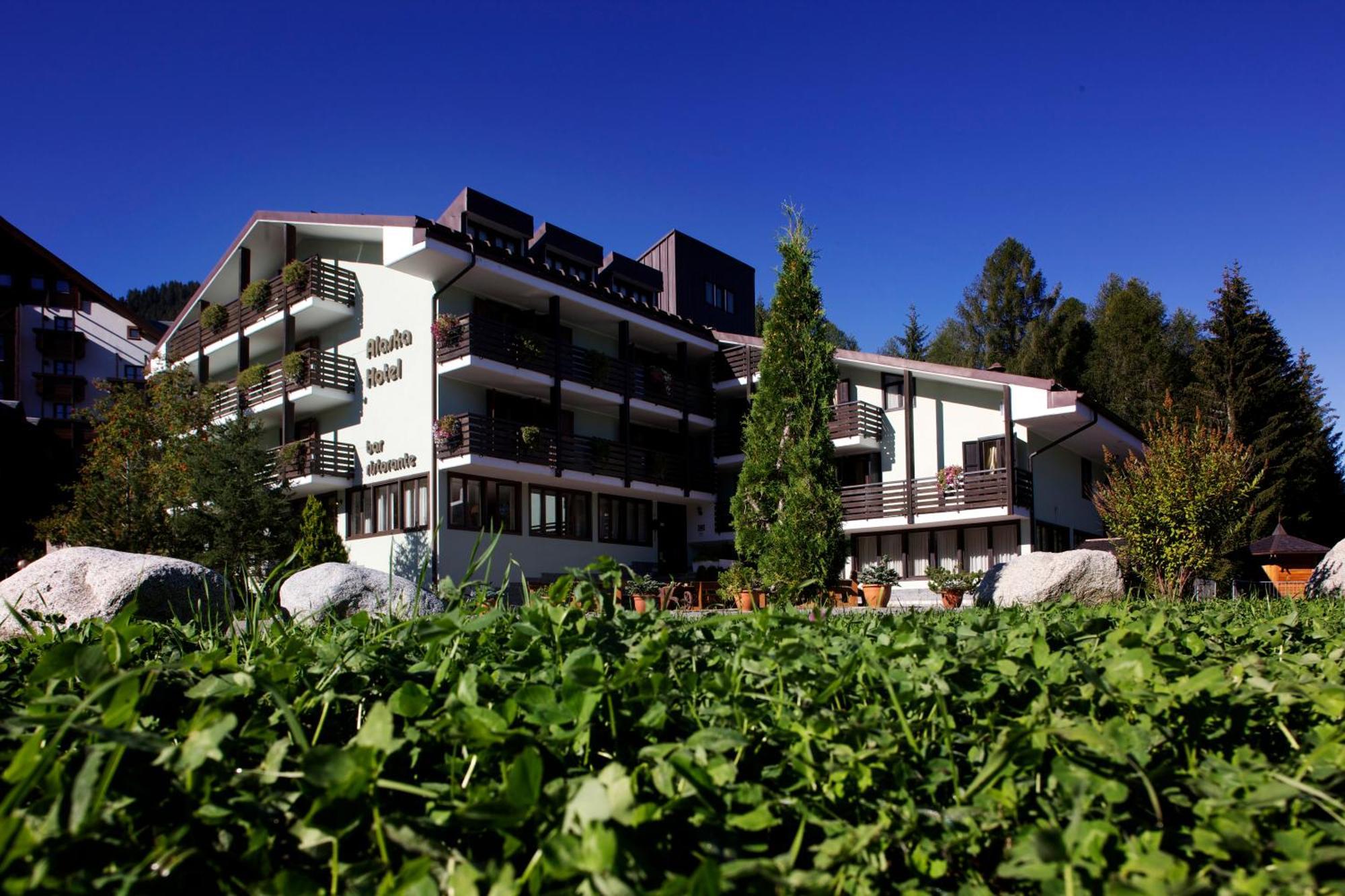 Hotel Alaska Folgarida Exterior foto