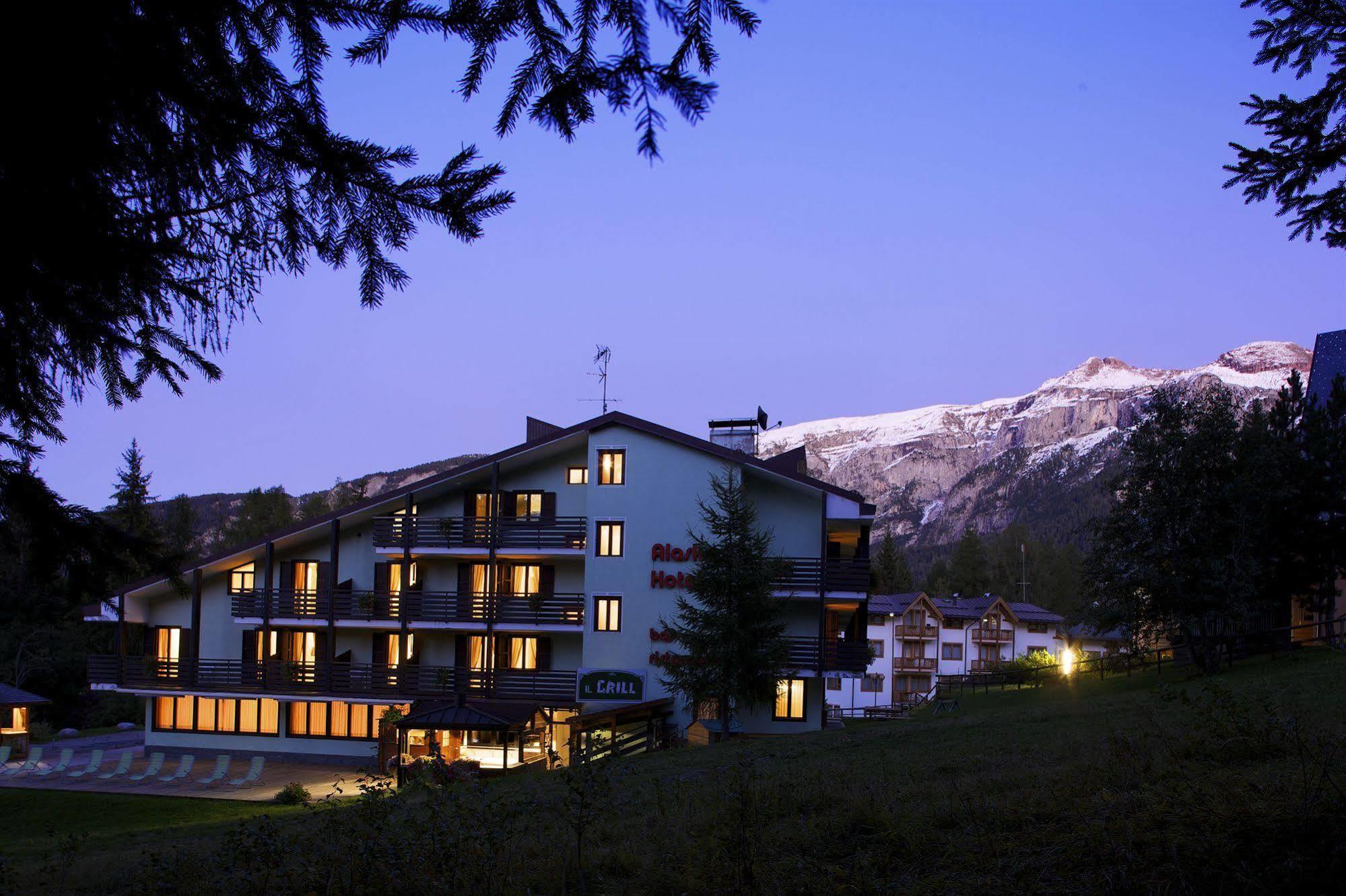 Hotel Alaska Folgarida Exterior foto